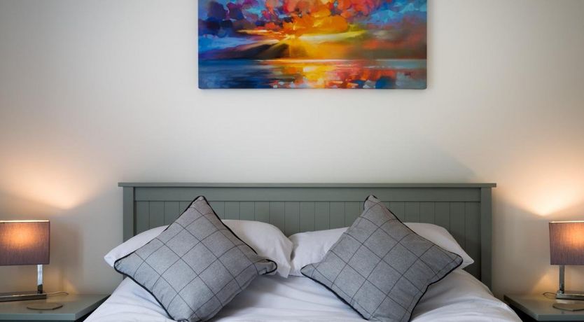 Photo of 4 Bed in Kilpatrick