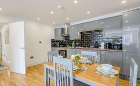 Photo of in Lyndhurst (82132)