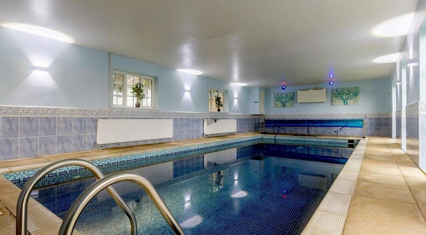 Photo of 9 Bed in Minsterworth