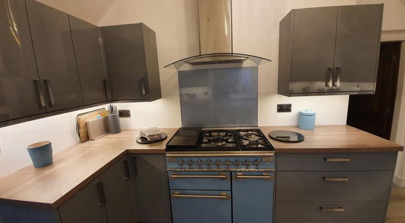 Photo of 9 Bed in Minsterworth