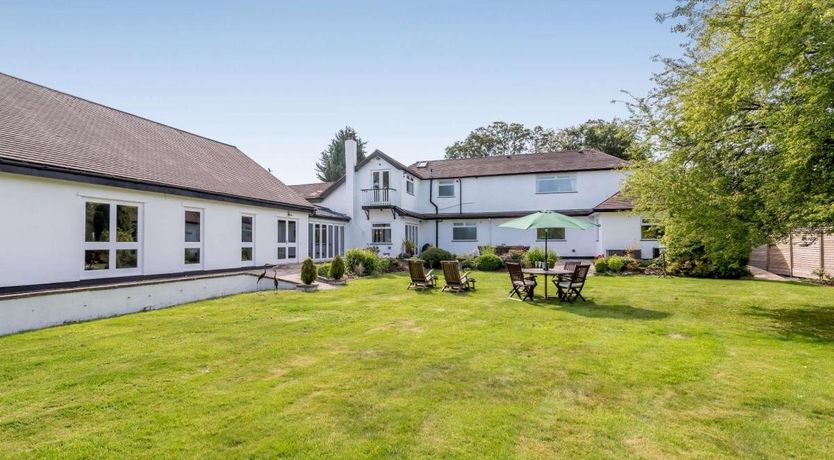 Photo of 5 Bed in Chester