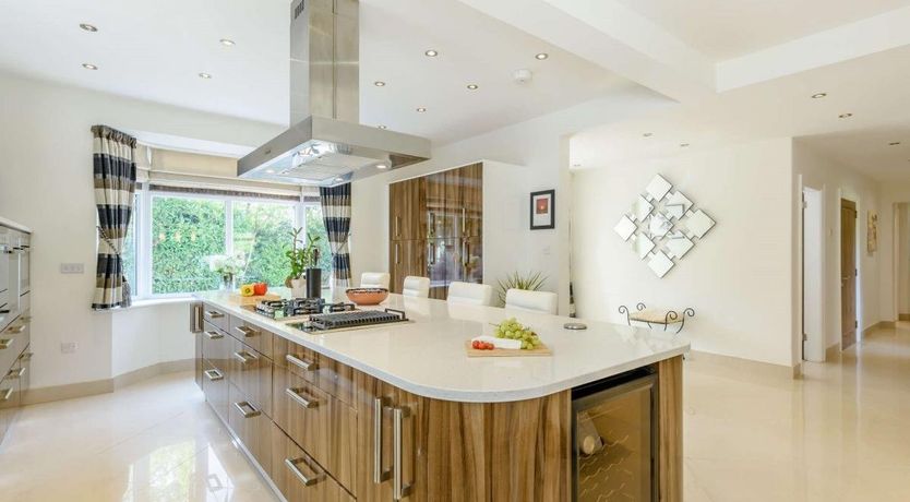 Photo of 5 Bed in Chester