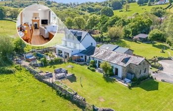2 Bed in Swansea Holiday Cottage