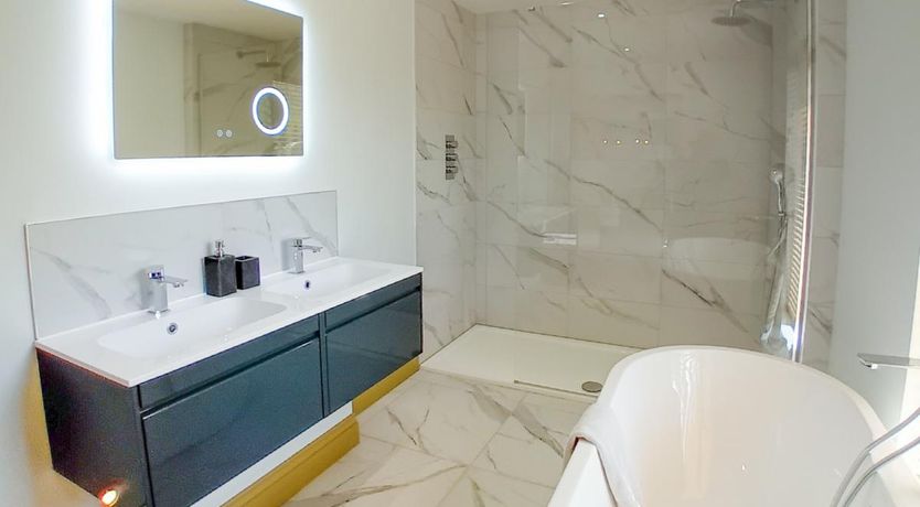 Photo of 3 Bed in Badley