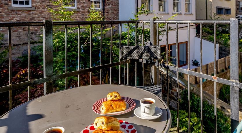 Photo of 3 Bed in Edinburgh
