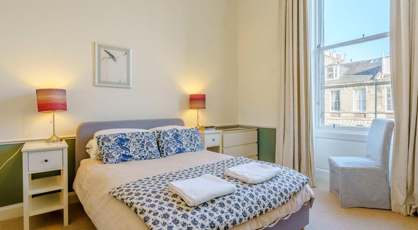 Photo of 3 Bed in Edinburgh