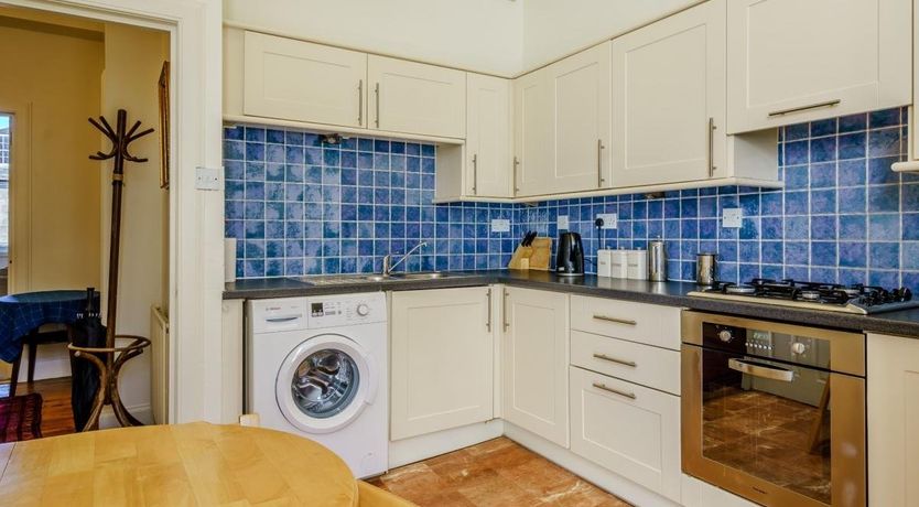 Photo of 3 Bed in Edinburgh