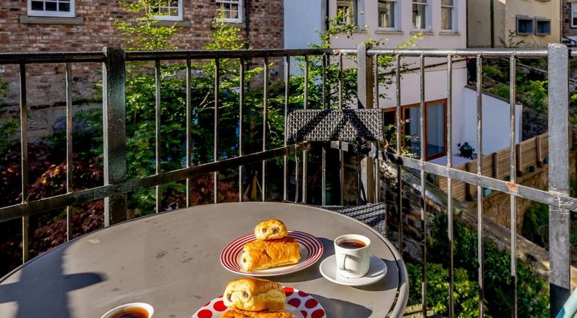 Photo of 3 Bed in Edinburgh