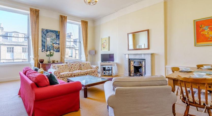 Photo of Apartment in Edinburgh and Lothians