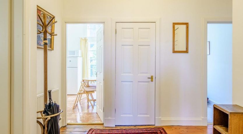 Photo of 3 Bed in Edinburgh