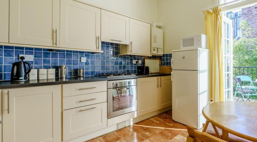 Photo of 3 Bed in Edinburgh