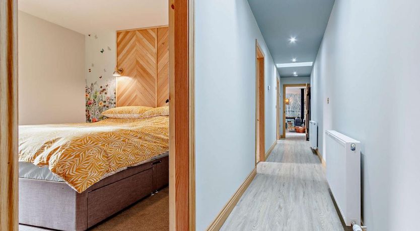 Photo of 3 Bed in Forth