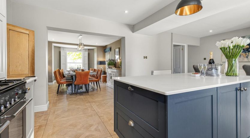 Photo of 5 Bed in Hereford