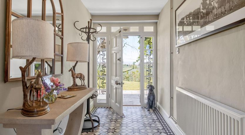Photo of 5 Bed in Hereford