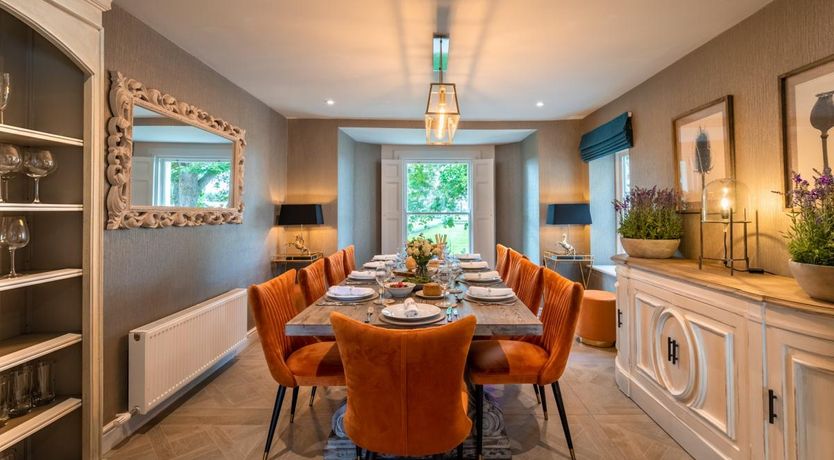 Photo of 5 Bed in Madley