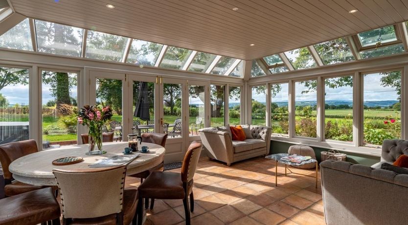 Photo of 5 Bed in Madley