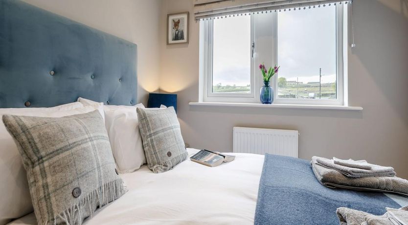 Photo of 2 Bed in Meltham