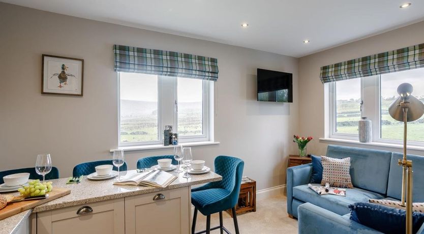 Photo of 2 Bed in Meltham