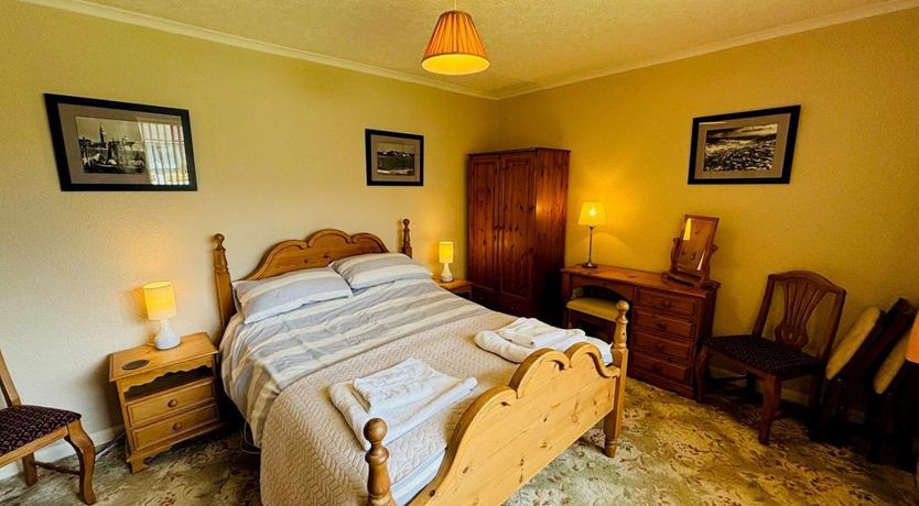 Photo of 3 Bed in Holme