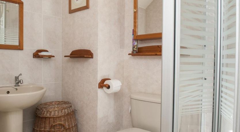 Photo of 3 Bed in Holme