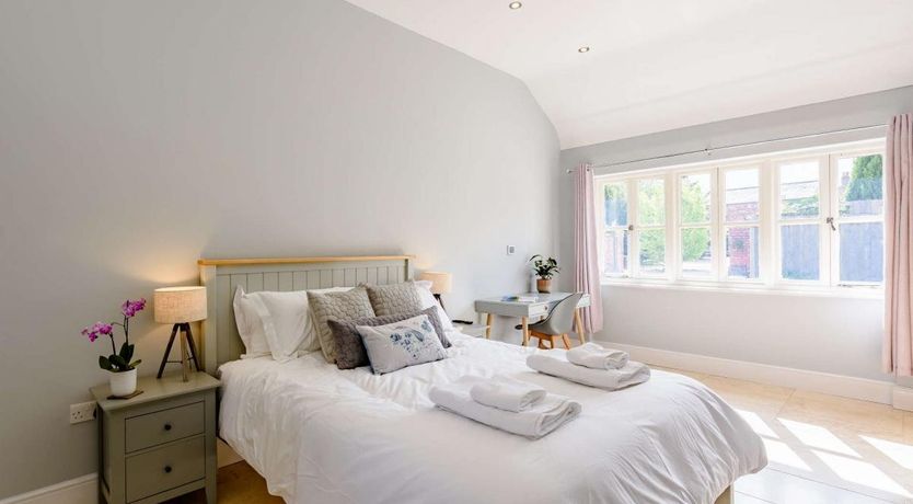 Photo of 3 Bed in Ledsham