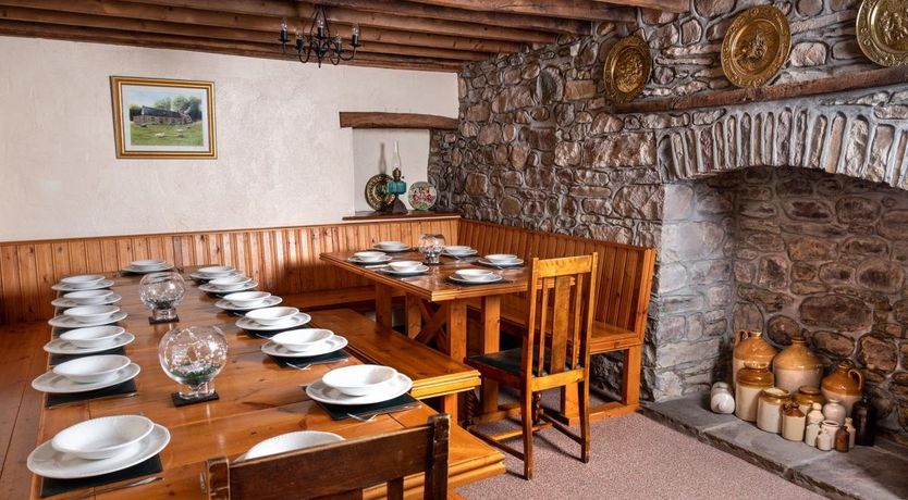 Photo of 8 Bed in Lower Cwmtwrch