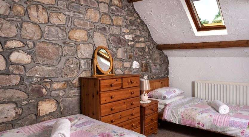 Photo of 8 Bed in Swansea