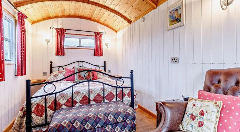 Photo of 1 Bed in Leighton