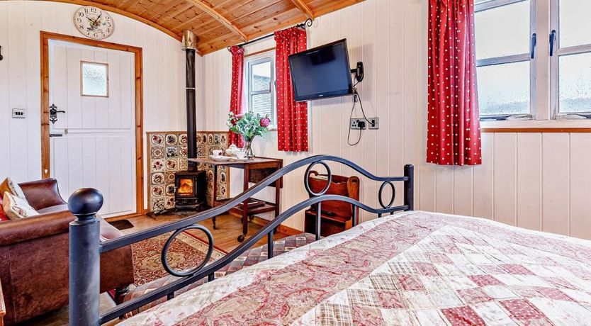 Photo of 1 Bed in Leighton