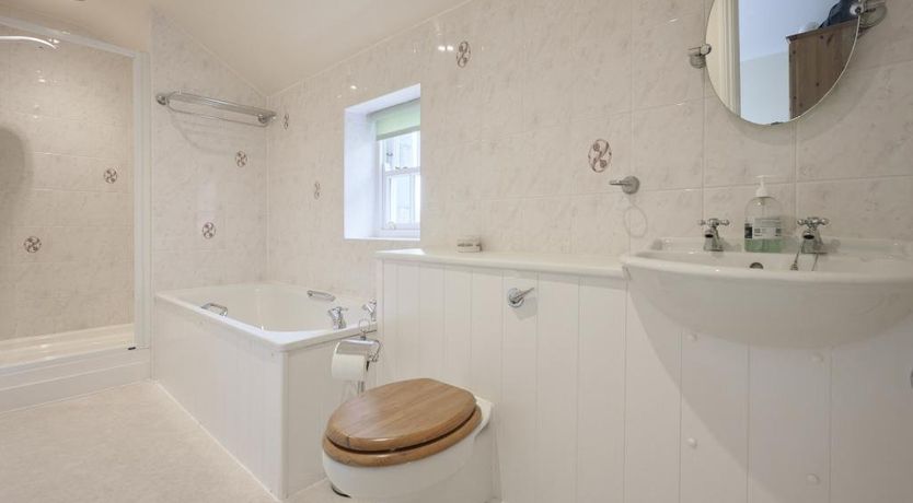 Photo of 4 Bed in Applethwaite