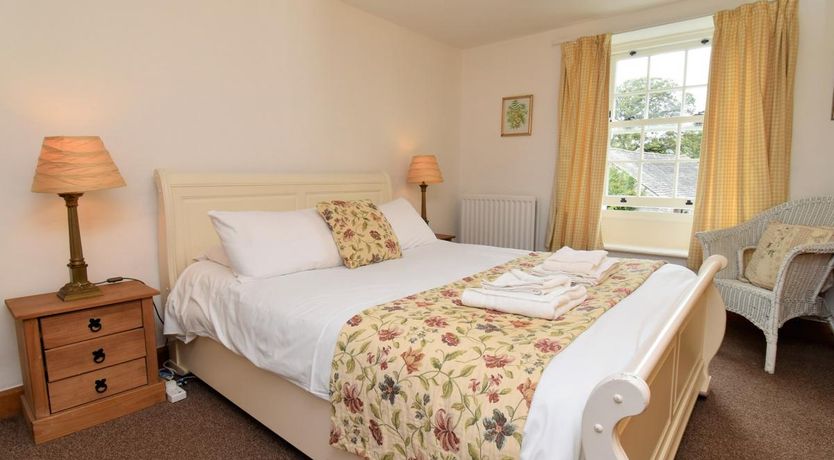 Photo of 7 Bed in Birkby