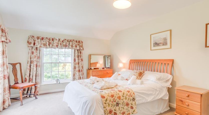 Photo of 7 Bed in Birkby