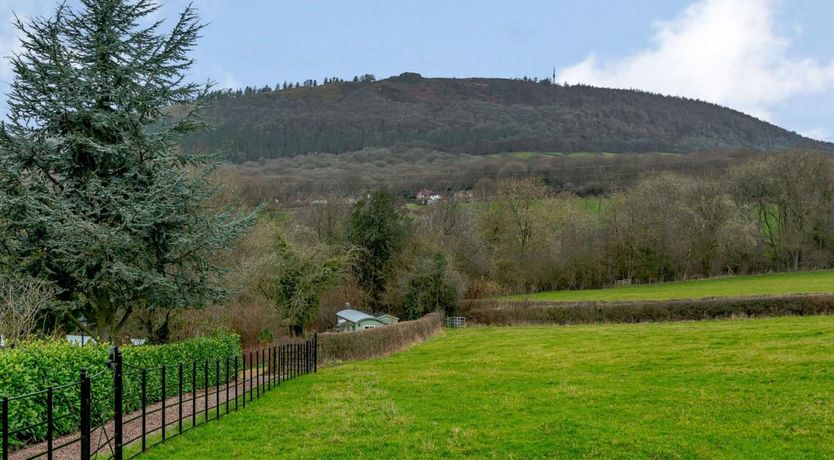 Photo of 1 Bed in Leighton