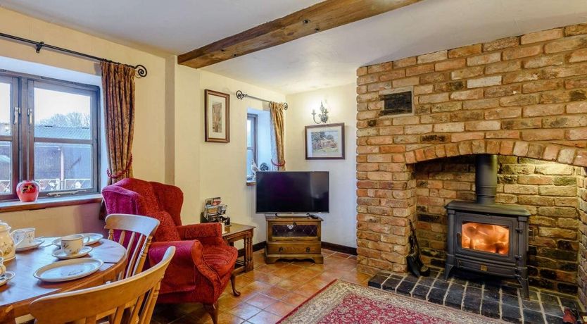 Photo of 2 Bed in Leighton