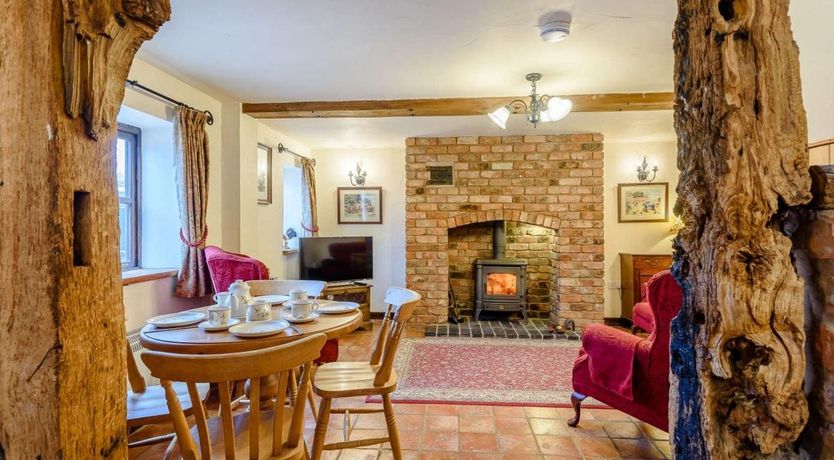 Photo of 2 Bed in Leighton