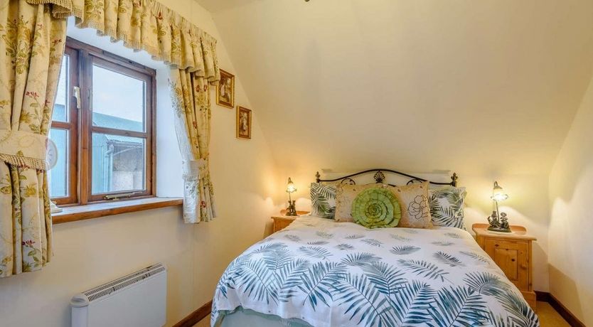 Photo of 2 Bed in Leighton