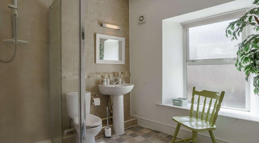 Photo of 3 Bed in Pembroke