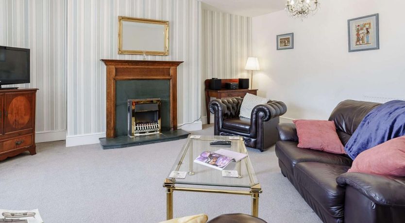 Photo of 3 Bed in Pembroke