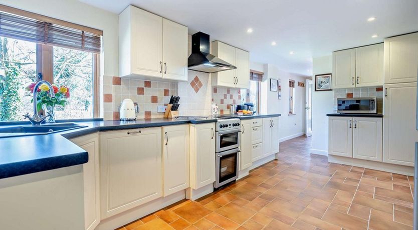 Photo of 2 Bed in Hadleigh