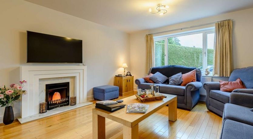 Photo of 7 Bed in Redmarley