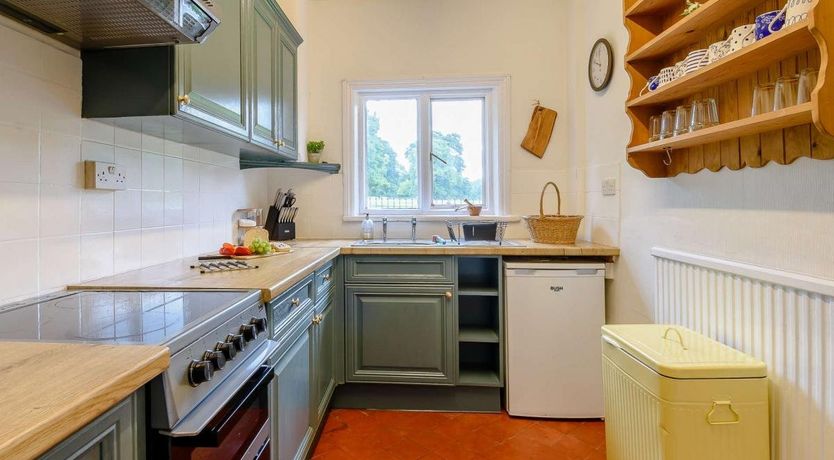 Photo of 2 Bed in Londesborough