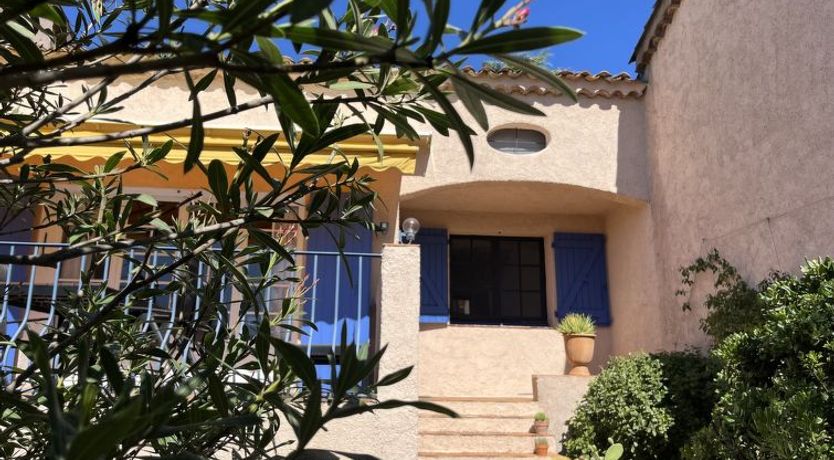 Photo of La Maison bleue