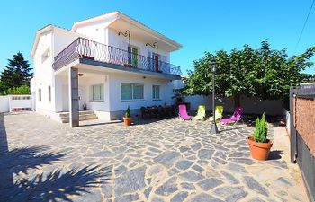 Sant Mori Holiday Home