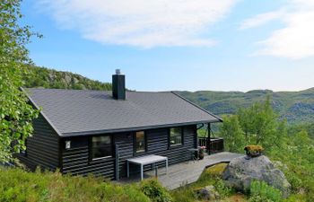 Karlbu Holiday Home