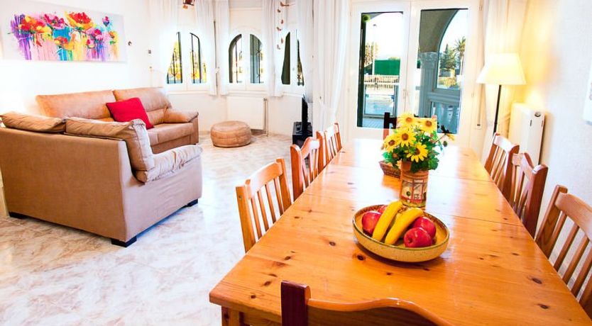 Photo of Requesens canal