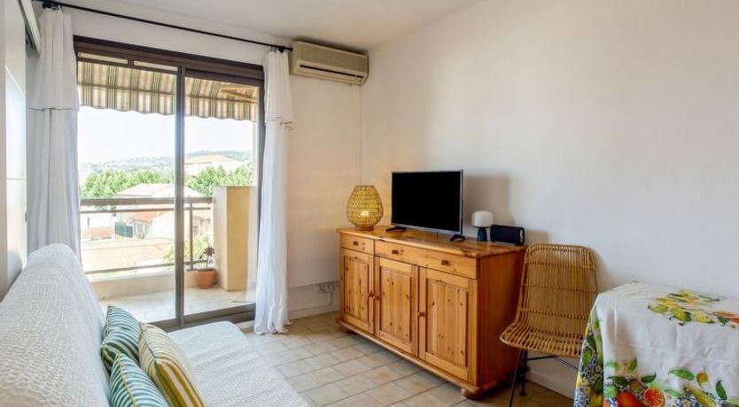 Photo of Saint James Apartment 13