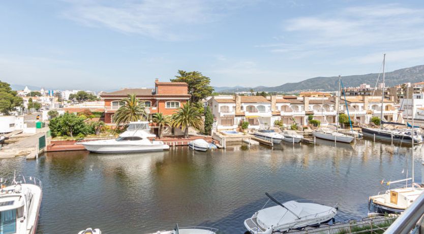 Photo of Cap Mestral