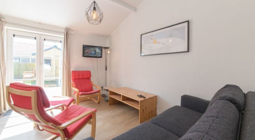 Photo of Duinenhuisje 25 parking and shared pool Holiday Home 4