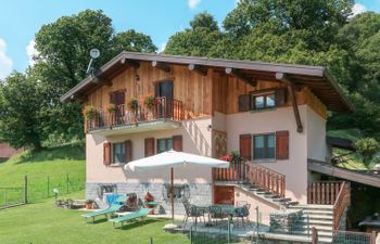 Quang Holiday Home