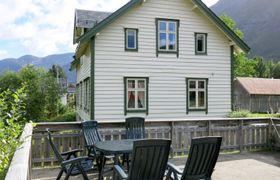 Photo of elvehuset-fjs